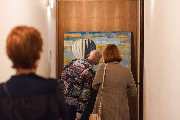 ART GALLERY AND GUIDED CELLAR TOUR - Wine Tasting and Cellar