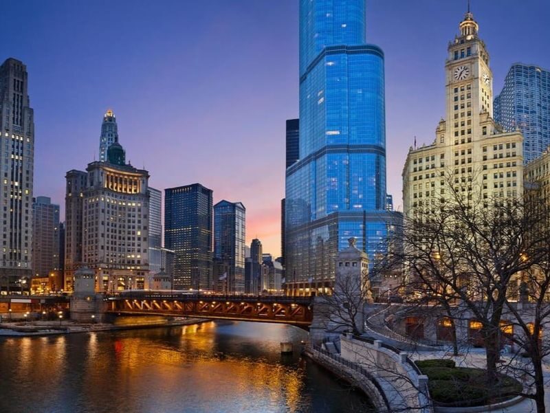 Art of a City, Downtown Chicago Guided Walking Tour - The Rookery and Chicago’s architectural reinvention