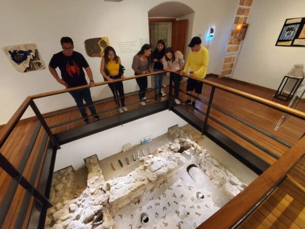 Art Workshops and Chocolate Shops Tour - Group Size and Languages