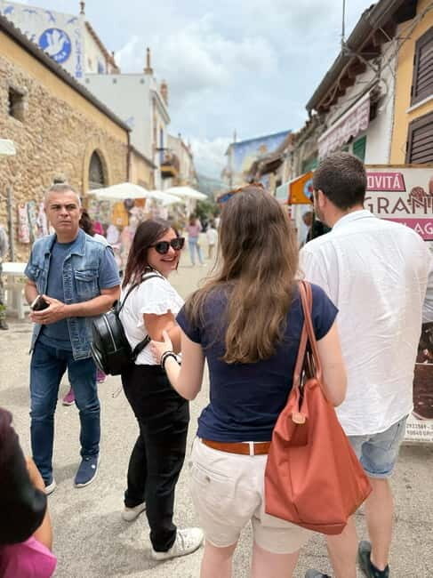 Artistic walk in Borgo Parrini with traditional tasting - What’s Included and Whats Not