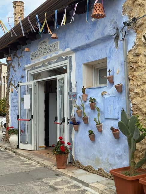 Artistic walk in Borgo Parrini with traditional tasting - Who Is This Tour Best For?