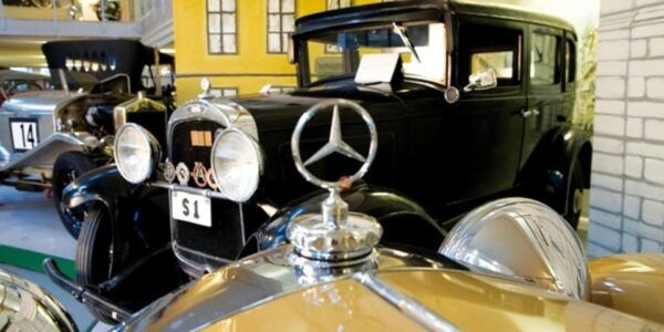 Arvika: Vehicle Museum - Visitor Booking Information
