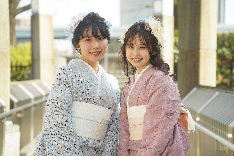 Asakusa Kimono Rental Experience & Photo Shoot & Makeup (Tokyo | Aiwafuku Asakusa Store) - Walking out into Asakusa