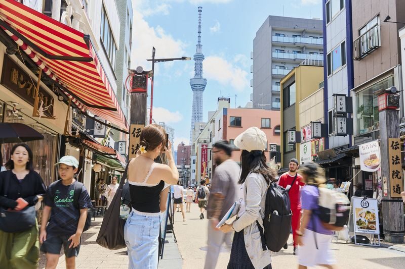 Asakusa: Premium Chopstick Making With Engraving Option - An hour in Asakusa, with a view