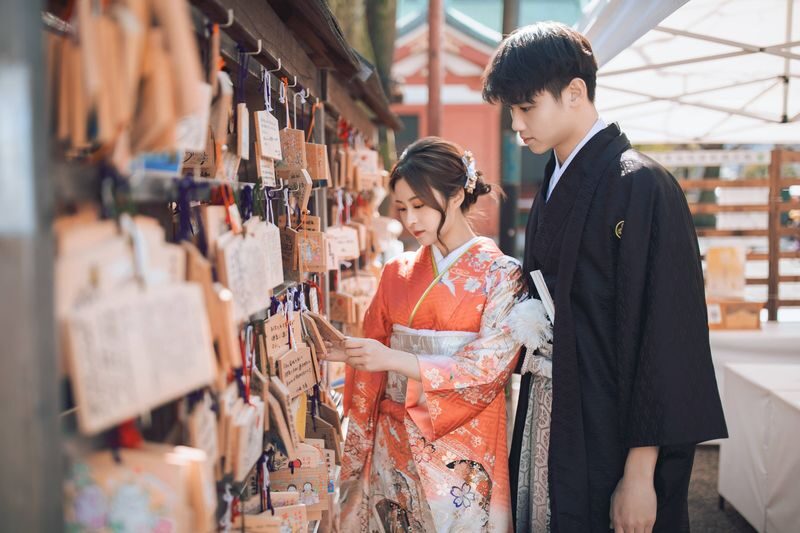 Asakusa Premium Kimono Rental & Photography By Premium Miyabi - Asakusa on foot, or a photo session with help