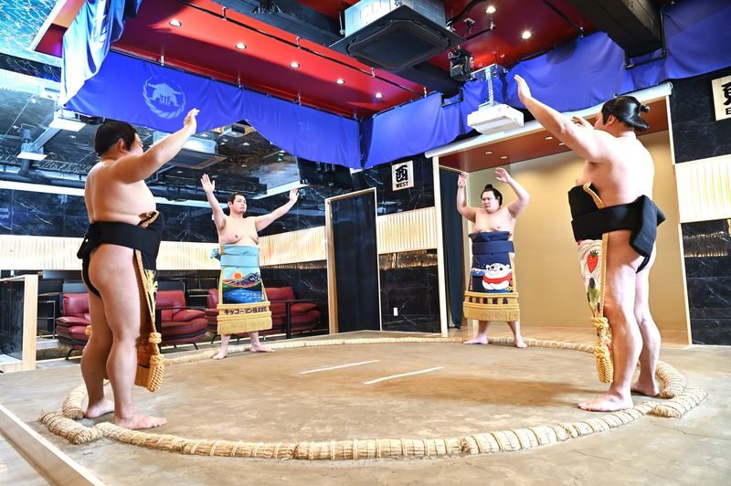 Asakusa Sumo Club ANNEX: Sumo Show with Deluxe Japanese Cuisine - Sumo lessons come before the spectacle