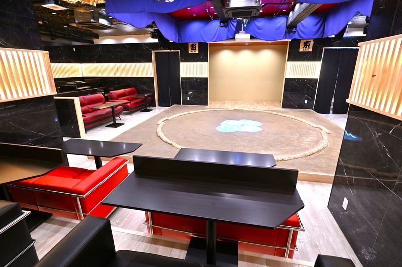 Asakusa Sumo Club ANNEX: Sumo Show with Deluxe Japanese Cuisine - A geisha dance before the wrestling