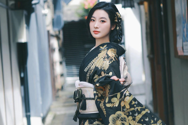 Asakusa Temple Kimono Rental & Photo Experience (Tokyo Kimono Rei Kaminarimon) - The useful details at a glance