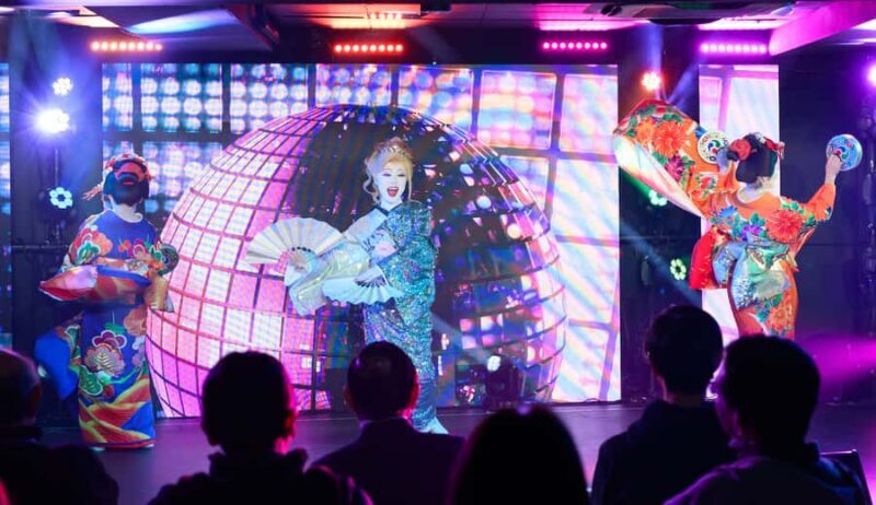 Asakusa, Tokyo: Traditional Japanese Dance Show with Sake - An In-Depth Look at the Experience