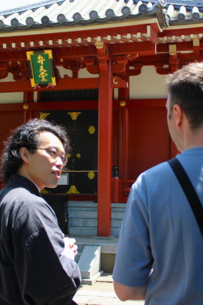 Asakusa Walking Tour With an Experienced Japanese Comedian - Local Comedians Insights