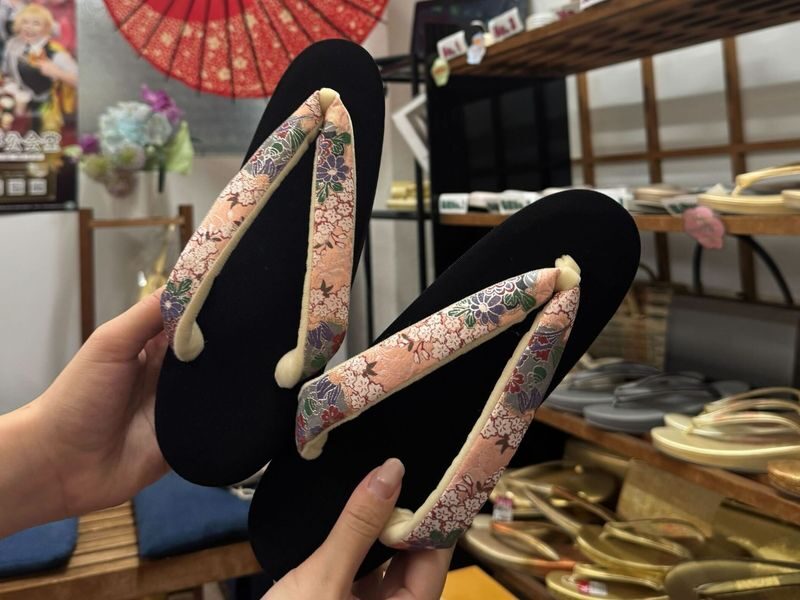 Asakusa Zori-Making: Craft Your Own Traditional Sandals - Making Zori, One Strap at a Time