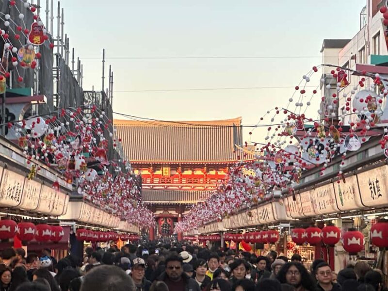 Asakusa:Local tour with Name-Engraved Chopsticks Gift - The Starting Point and Meeting Details
