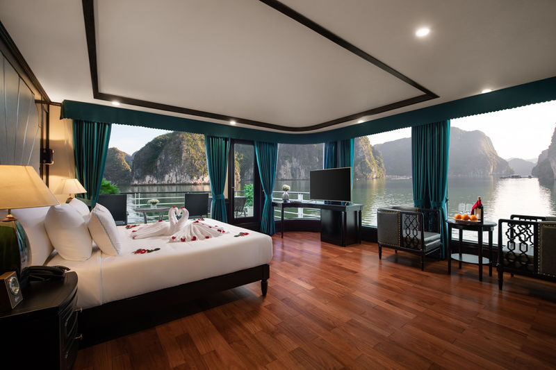 Aspira 2D1N Cruise: Ha Long Bay & Lan Ha Bay - Day one: seafood lunch, Hang Sang Cave, and sunset