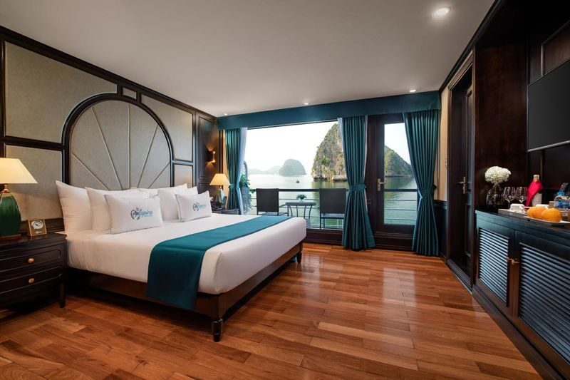 Aspira 2D1N Cruise: Ha Long Bay & Lan Ha Bay - Dinner and an easy evening aboard