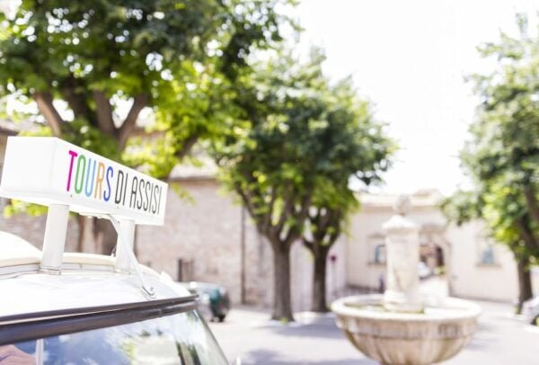Assisi: Ape Calessino Panoramic Vintage Tour - The Sum Up