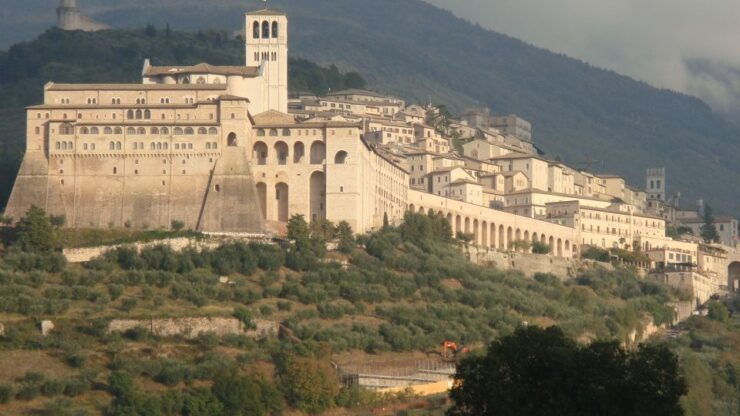 Assisi: Basilica of Saint Francis Tour - Tour Experience