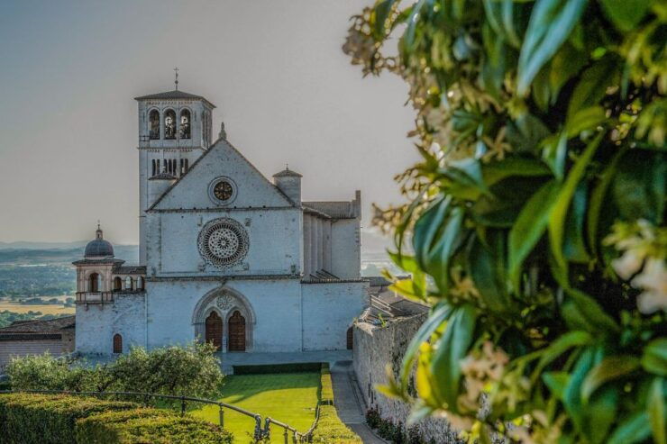 Assisi by Driver and Guide. Panoramic and Historical Tour - Tour Description and Inclusions