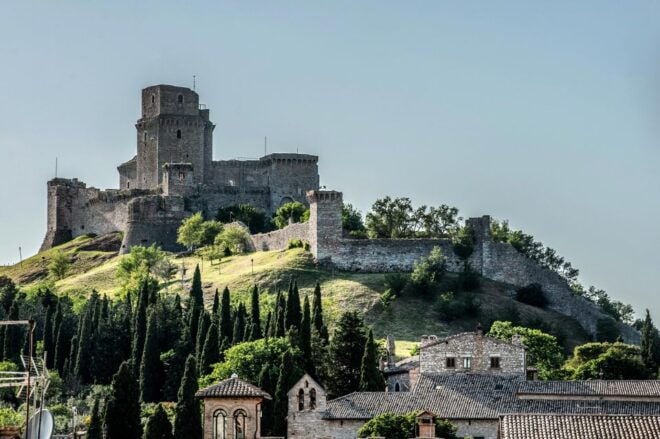 Assisi by Driver and Guide. Panoramic and Historical Tour - Participant & Date Selection Details