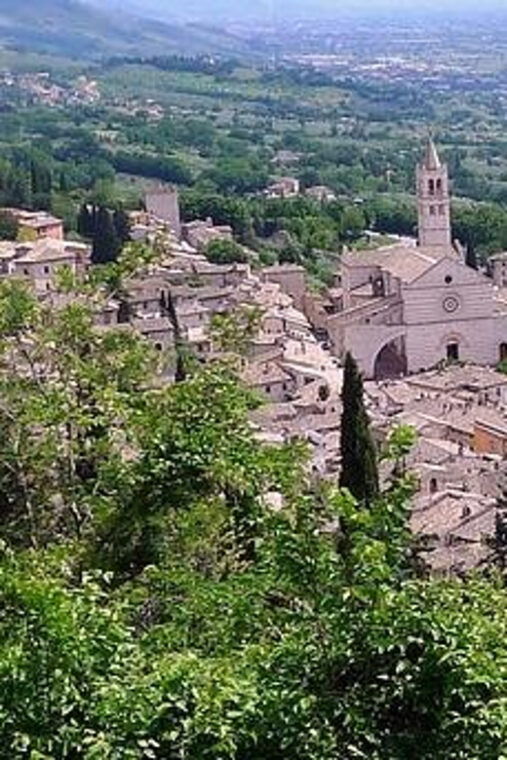 Assisi: Grand Tour Tuk Tuk - Italian Driver - Additional Tasting and Pickup Services