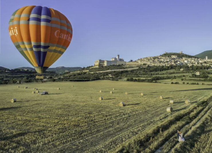 Assisi: Hot Air Balloon Ride With Breakfast & Wine Tasting - Activity Description