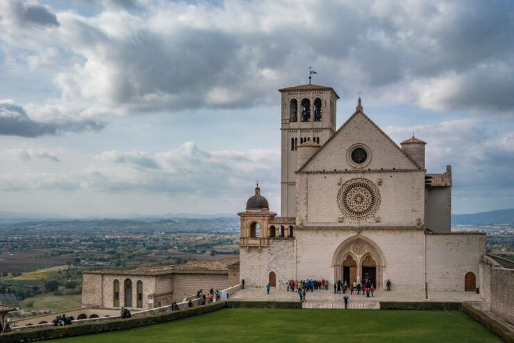 Assisi: Private Guided Tour of the Basilica of Saint Francis - Tour Highlights