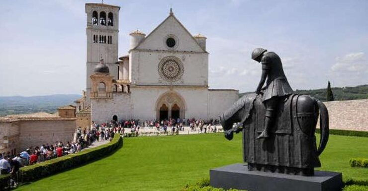 Assisi: Private Walking Tour With St. Francis Basilica - Good To Know