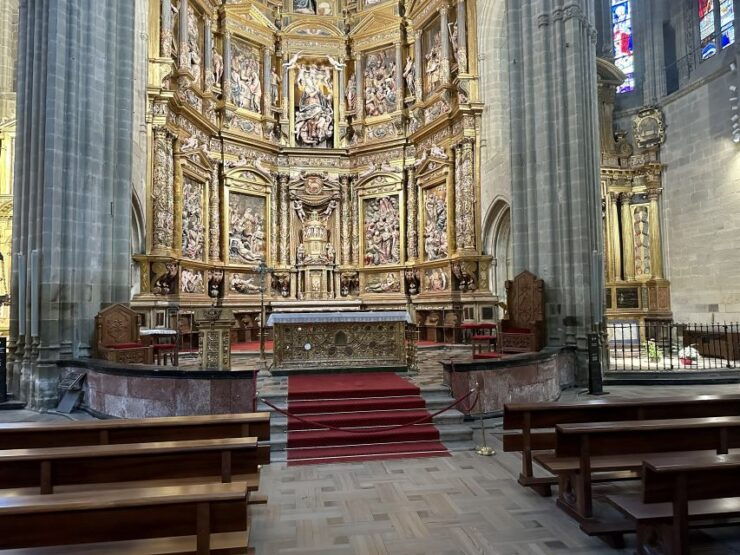 Astorga: Astorga Cathedral & South Tower Tour With Entry - Tour Details