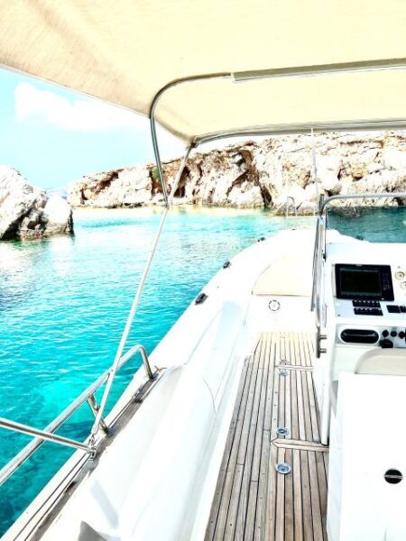 Astypalaia : Private Trip to Koutsomiti, Kounoupa & Red Rock - Language and Group Information