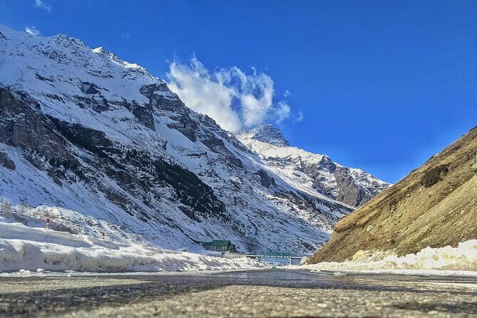 Atal Tunnel Sightseeing Tour Covering Sissu & Solang Valley - A Closer Look: What This Tour Offers