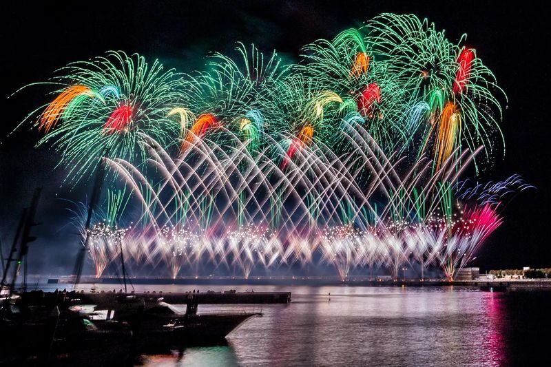 Atami Fireworks Limited: Izu & Atami Fireworks / Hakone Atami Fireworks Festival One-Day Tour | Depart from Tokyo - Why Atami’s fireworks are worth the late night