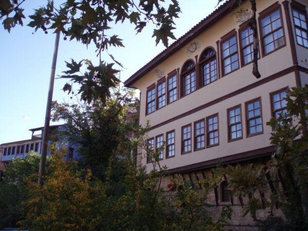 Athens: 5 Days in Delphi, Meteora, Thessaloniki & Macedonia - Common Questions