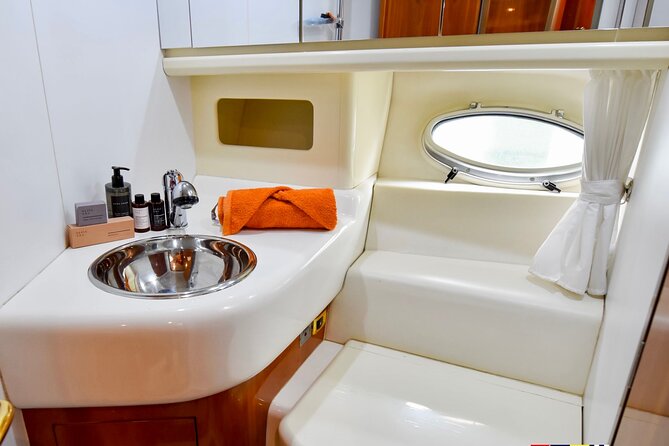 Athens : Athenian Riviera Luxury Cruise - Indulge in Delicious Food and Refreshments on Board