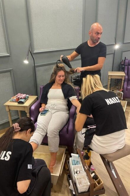 Athens: Beauty Experience in City Center - Language Options and Accessibility