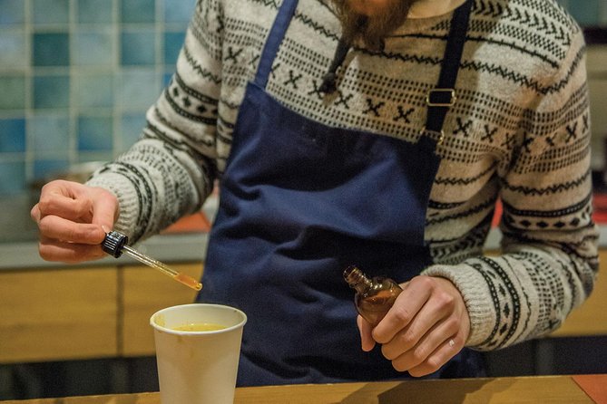 Athens by Night: Small Group Sightseeing With Drinks and Food Tasting - Group Size and Intimacy