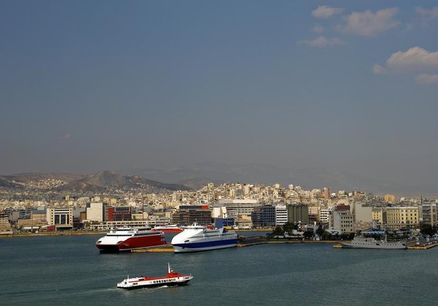 Athens City Tour (2hrs) Combined With Piraeus Port Cruise Terminal Transfers - Overview of Piraeus Port Cruise Terminal