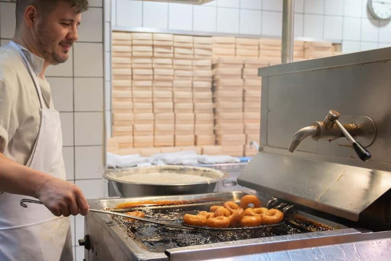 Athens: Classic Street Food Walking tour with 6 Tastings - What Sets This Tour Apart