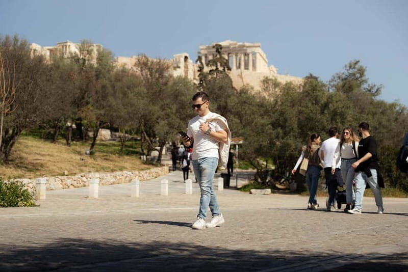 Athens: Custom tours inside an AI powered mobile app - Exploring Athens with the pockeTour App: A Practical and Personalizable Experience