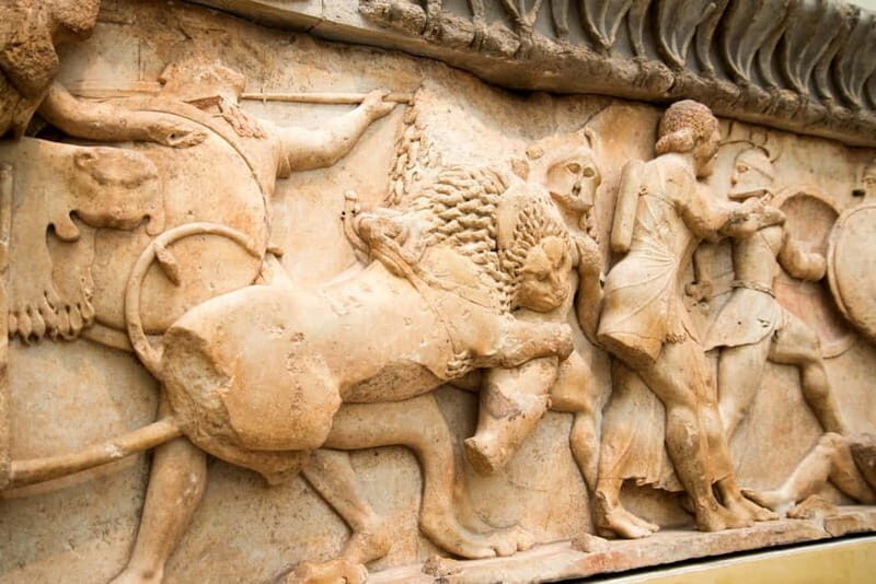 Athens: Delphi and Arachova Day Trip with Guide - Who Should Consider This Tour?