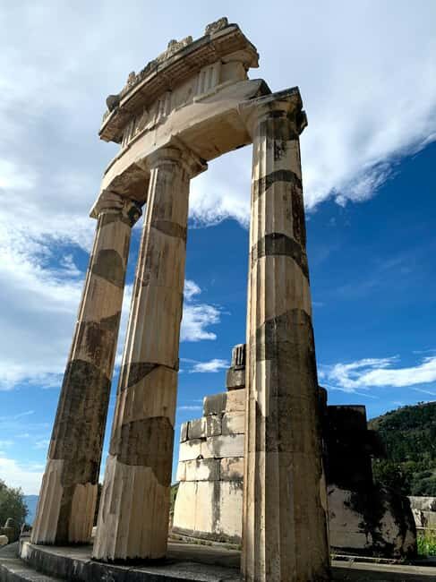 Athens: Full Day Trip Delphi and Arachova - Scenic Drive and Town Stops: Arachova and Levadia