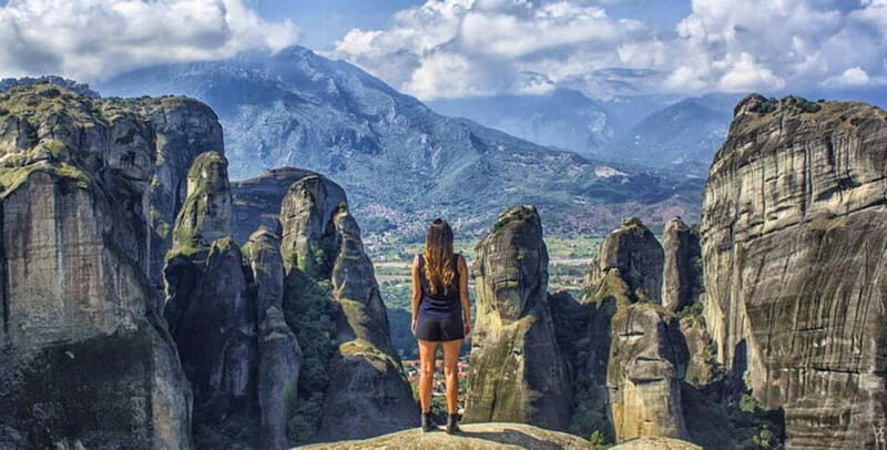 Athens: Meteora Day Trip in Spanish with Live Guide & Lunch - Detailed Breakdown of the Itinerary