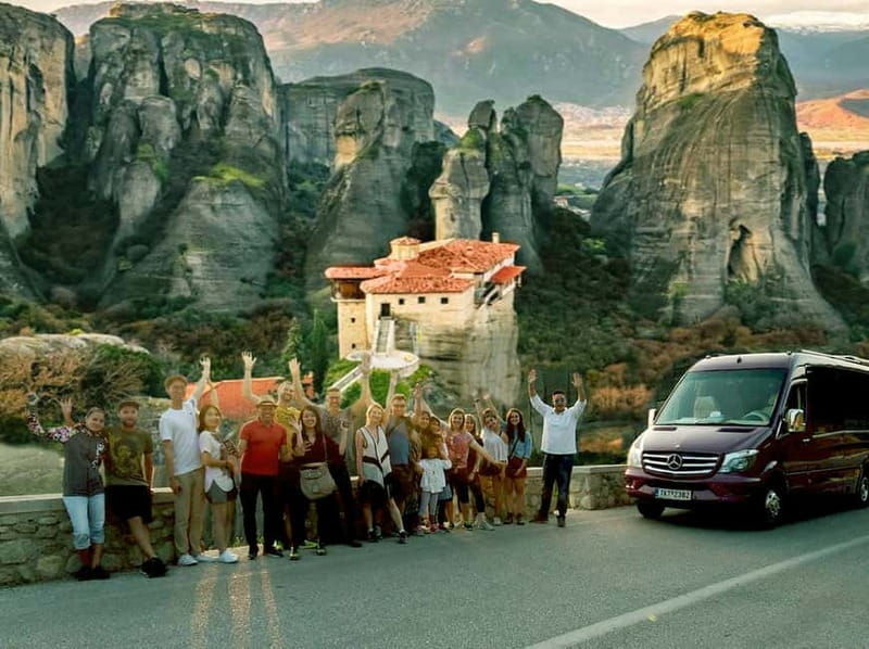 Athens: Meteora Monasteries Day Trip with Caves and Lunch - What to Expect at Each Stop