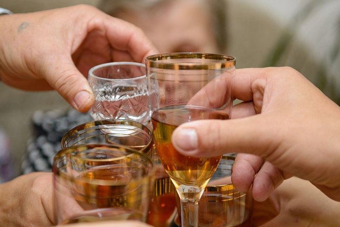 Athens Moonlight Waling Tour With Drinks and Meze Dishes - Inclusions and Traveler Tips