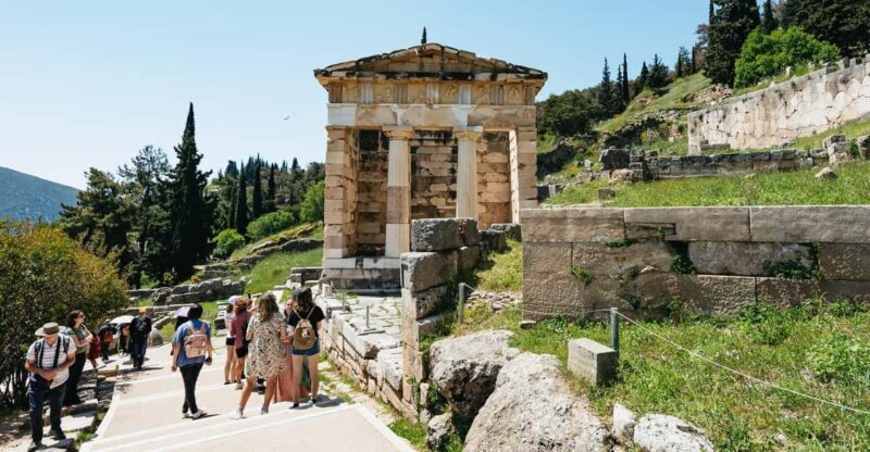 Athens: Mythology of Delphi, Museum and Arachova Guided Tour - Who Would Love This Tour?