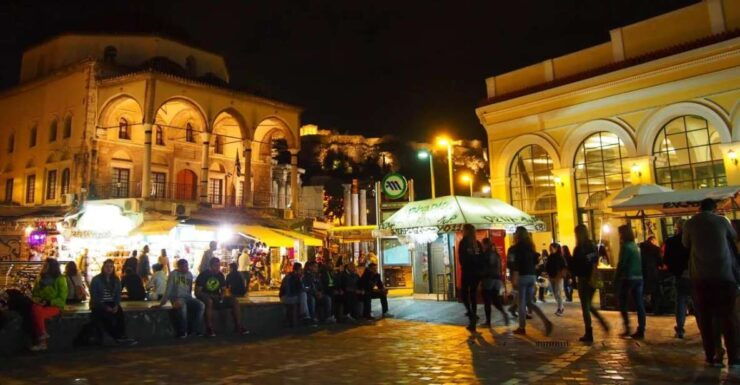 Athens: Night Walking City Tour in English or Spanish - Tour Duration and Guide Availability