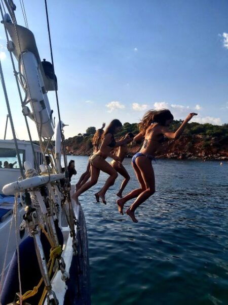 Athens: Retro Glam Day Cruise With Brunch & Music - Frequently Asked Questions