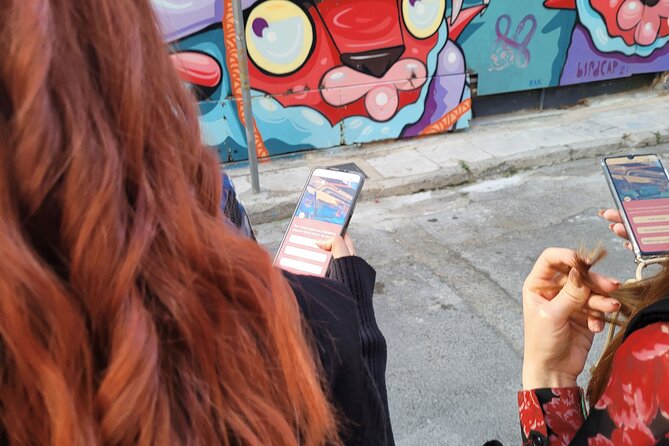 Athens Street Art Graffiti Treasure Hunt With Food Stops - Maximum Number of Travelers