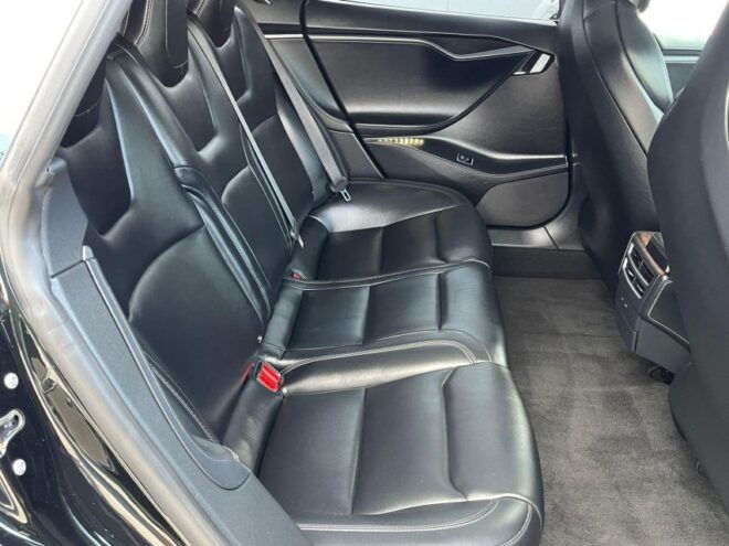 Athens: Sustainable VIP Airport Transfer>Unique Tesla ModelS - Pricing and Discounts