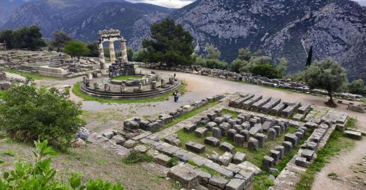 Athens to Delphi & Arachova Private Guided Tour With Lunch - Tour Details