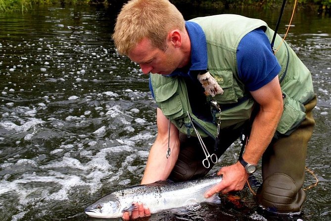 Atlantic Salmon & Sea Trout Fishing.Connemara.English/French Speaking Ghillie - Pricing and Booking Details