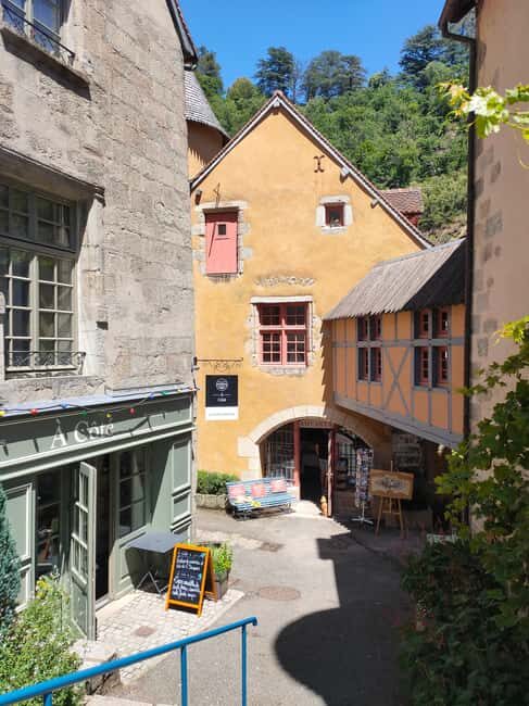 Aubusson & Felletin: Guided day trip - Good To Know